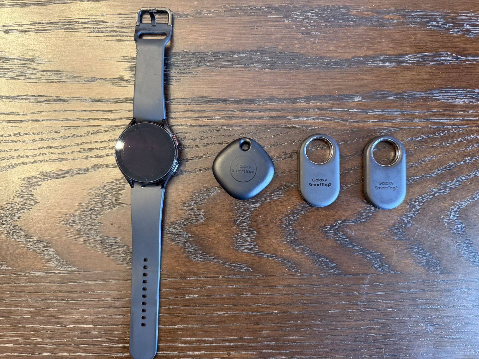 Samsung Galaxy Pack (Samsung Watch 4, SmartTag2 (2), and Galaxy SmartTag+