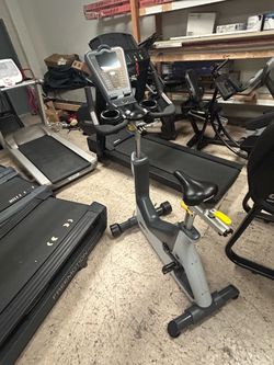 Hoist   Lemond upright bike