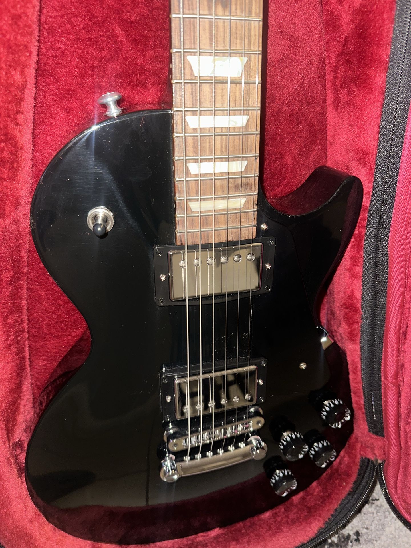 Gibson Les Paul Electric Guitar
