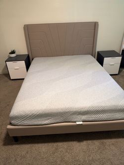 Queen size bed
