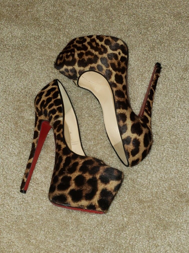 CHRISTIAN LOUBOUTIN LEOPARD