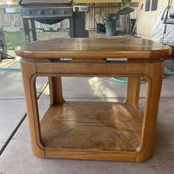 2 Brown End Tables 