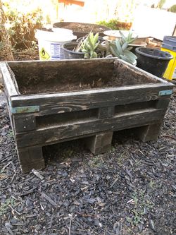 WOODEN PLANTER