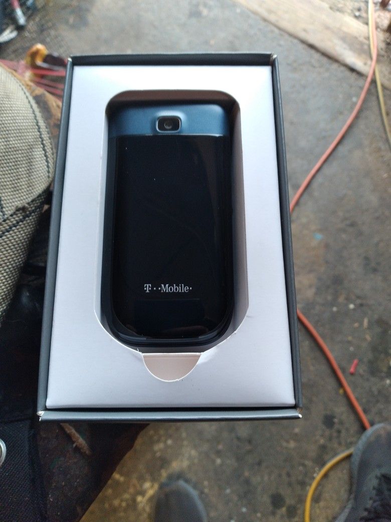 T- Mobile Alc T 768 Flip Phone Blue Kit