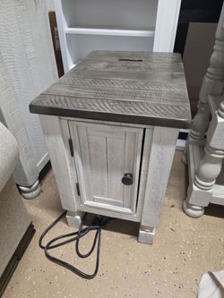 4 end tables