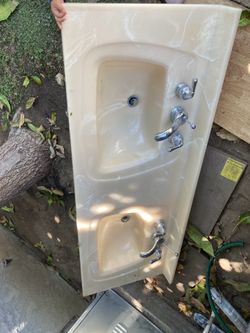 Double ceramic sink