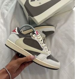 Travis Scott’s low mocha