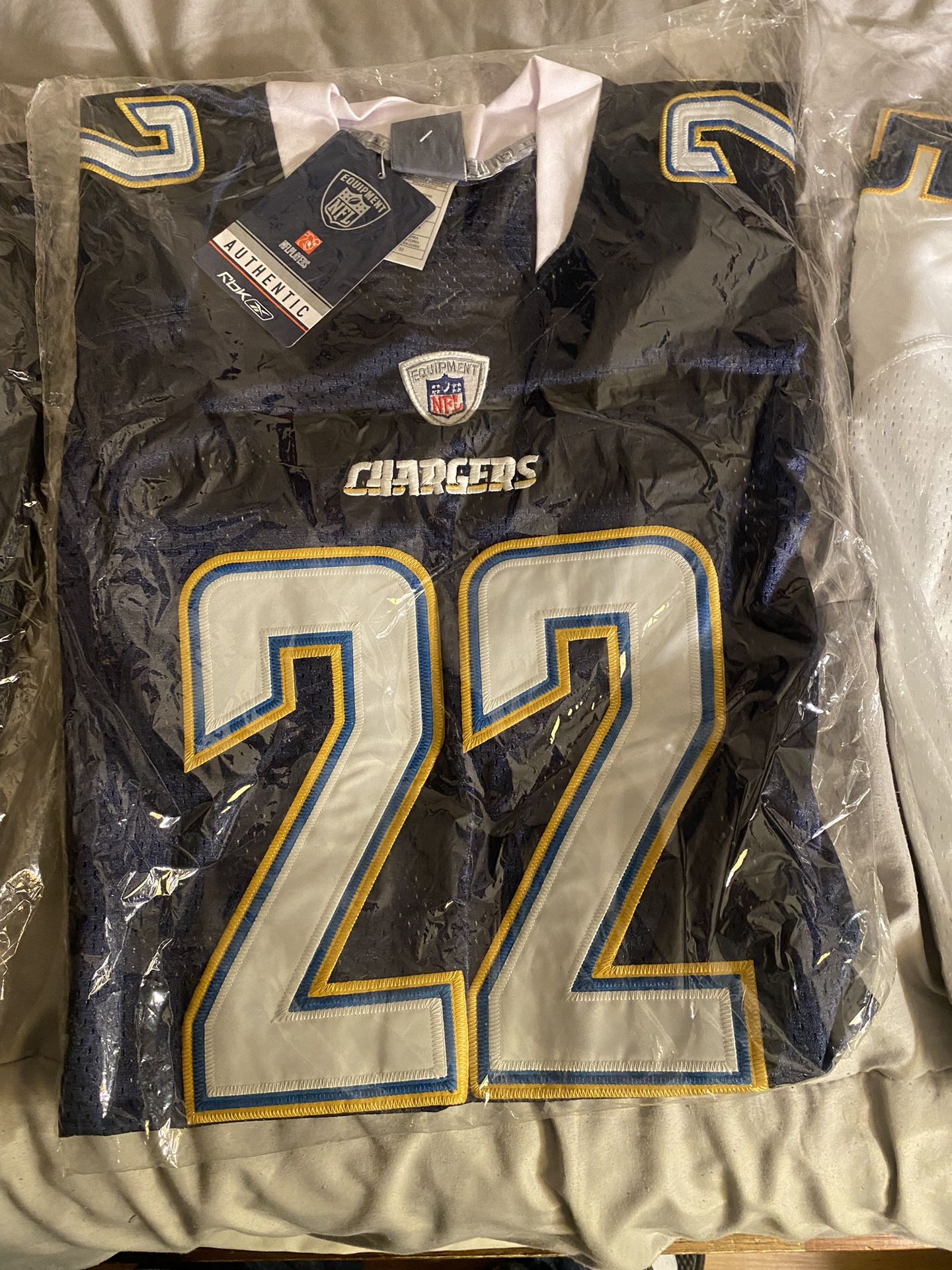 Pets First NFL Dog & Cat Jersey, Los Angeles Chargers Size Small for Sale  in Jackson Township, NJ - OfferUp