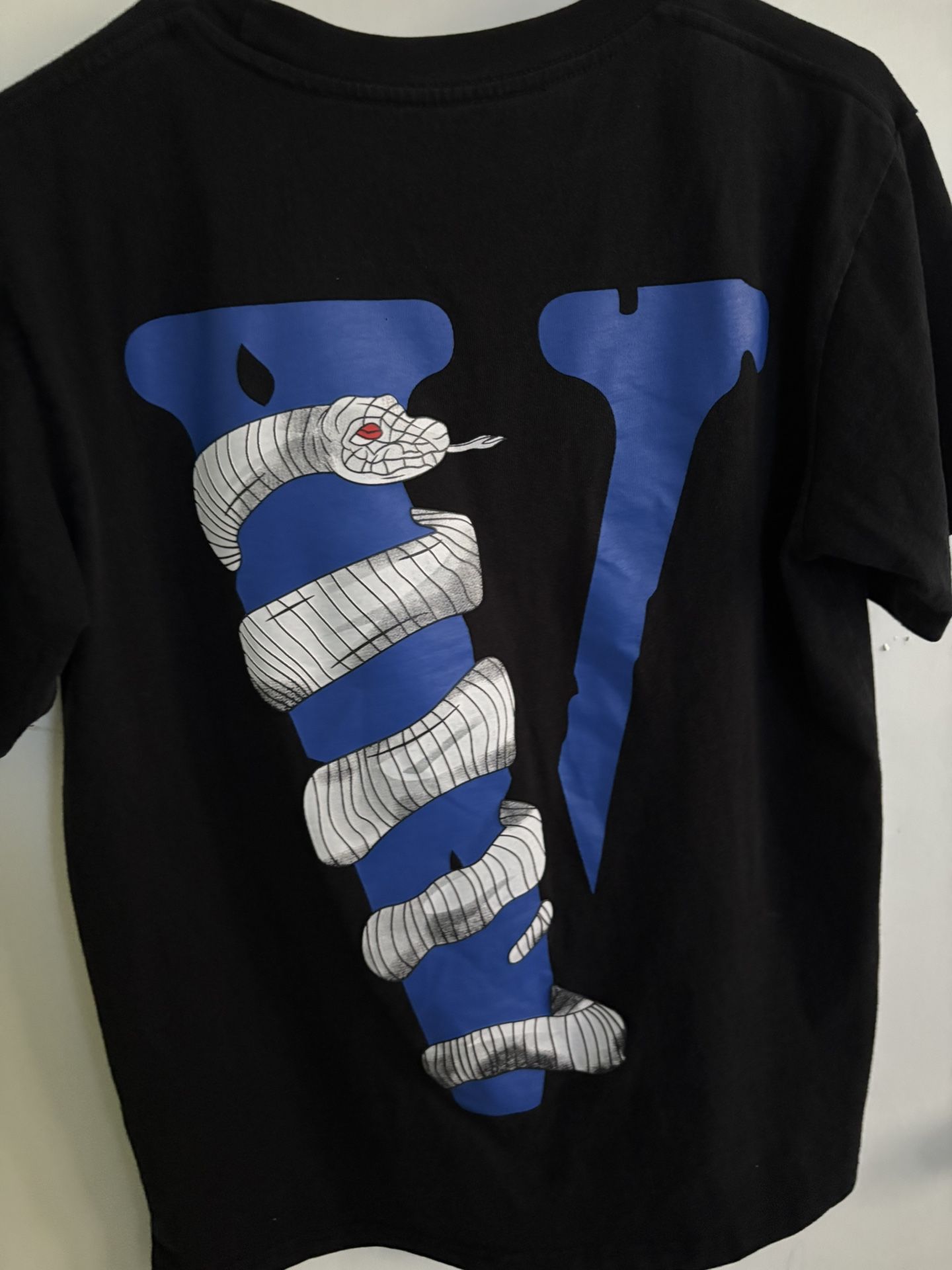 Vlone tee  & Accessories