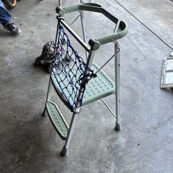 Foldable kitchen toddler tower