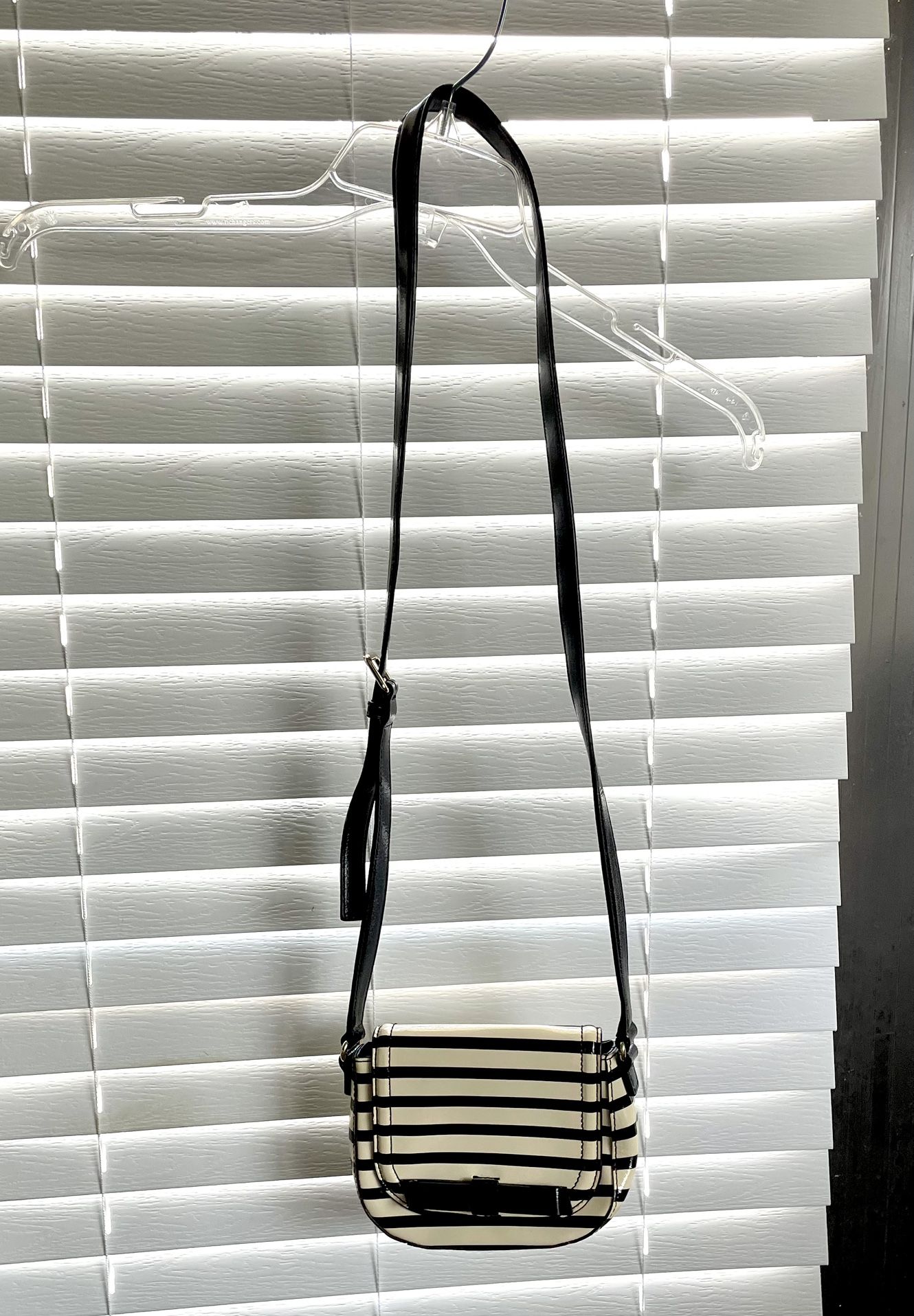 Kate Spade Chelsea Park Crossbody Bag - Patent Stripe - Small - Black/Cream