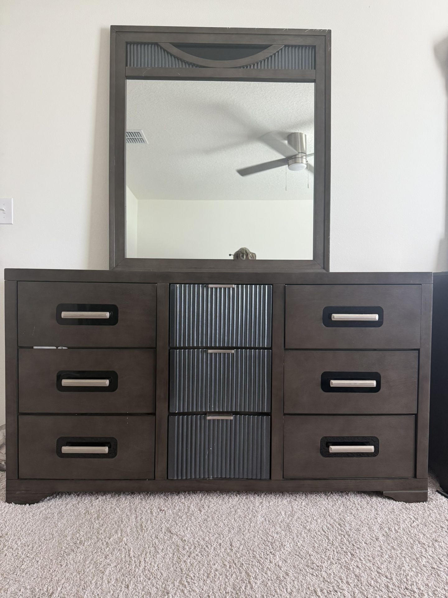 Bedroom Set ( Queen )