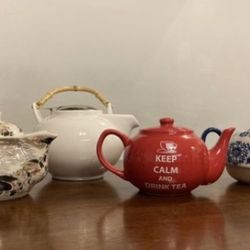 Set Of Tea Pots