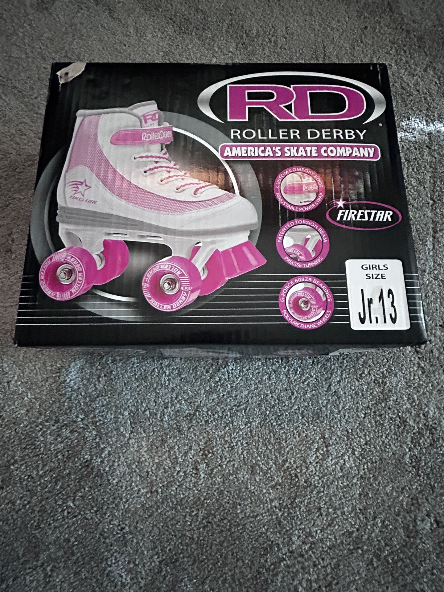RD roller derby skates