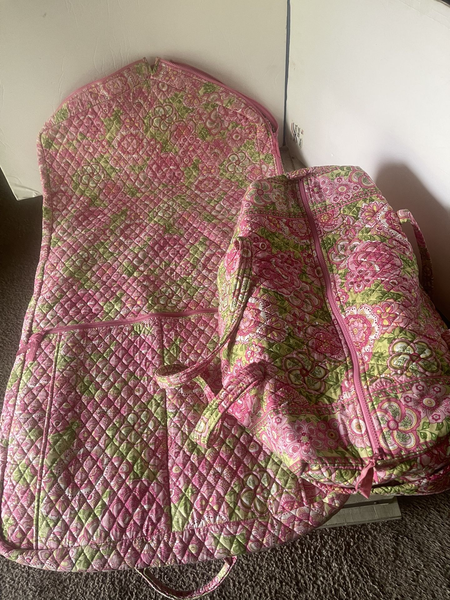 Vera Bradley Garment Bag & Duffel Bag Pink Green Pockets Handles Zippers