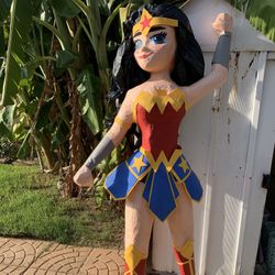 Wonder Women 5 Feet Piñata 