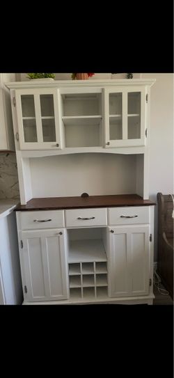 Wood Buffet Hutch nice condition