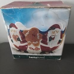 Vintage 1998 St. Nicholas Square Santa Round Salad/Punch Bowl