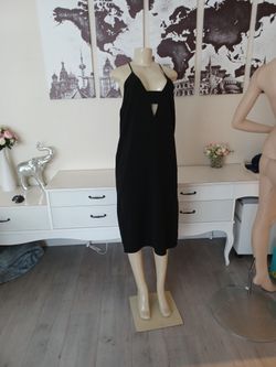 Modern Loose But Sexy Dress Size L FOREever 21