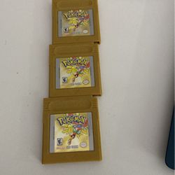 3 Copies Of Pokémon Gold Version