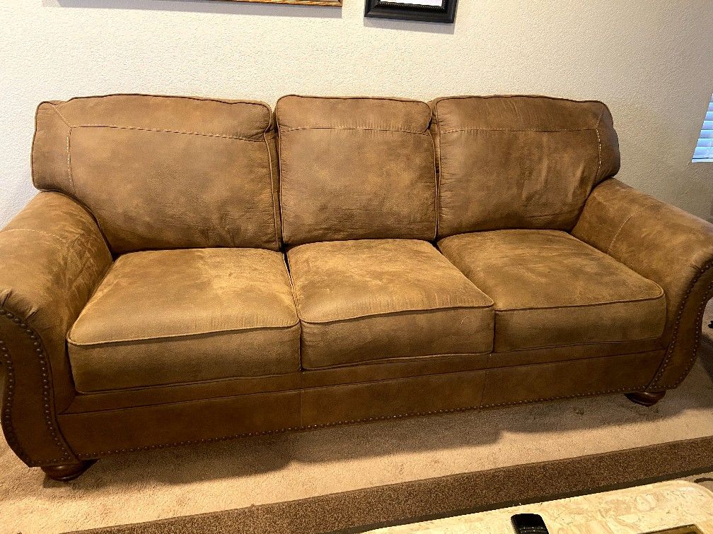 Ashley Larkinhurst Sofa