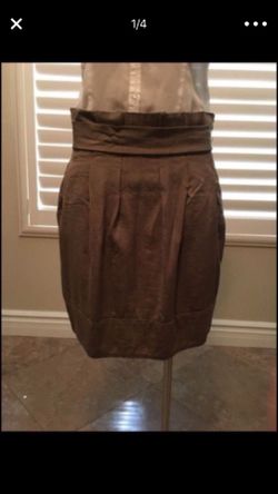BCBG womens skirt Size 6