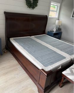 King size Cherry Sleigh Bed
