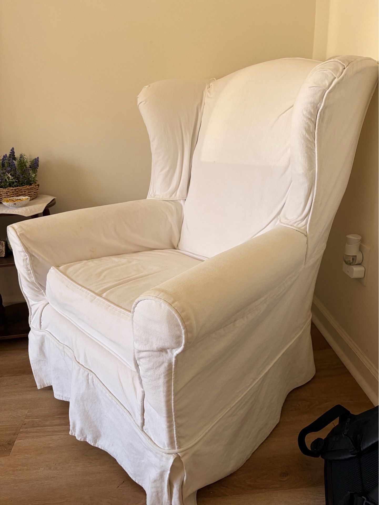 White lounge chair