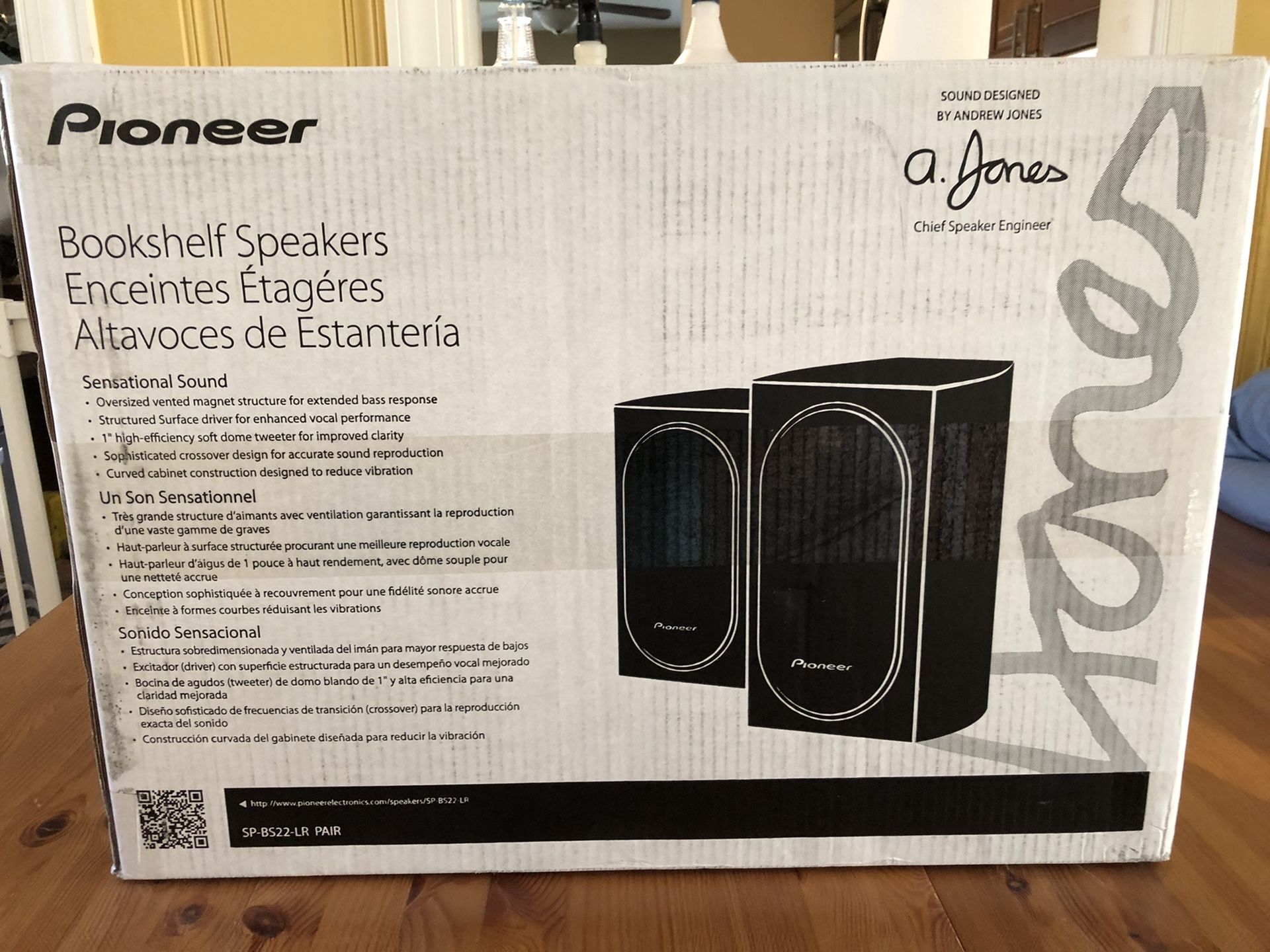 Pioneer SP-BS22-LR Andrew Jones Home Audio Bookshelf Loud Speakers set of two in unopened box