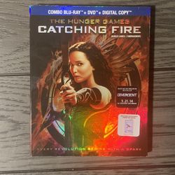 The Hunger Games: Catching Fire (2014, Blu ray+DVD+Digital) w/Slipcover