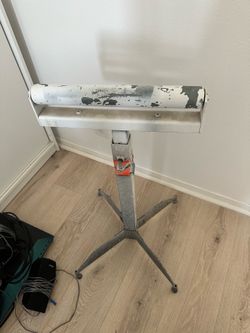 Wood roller tool