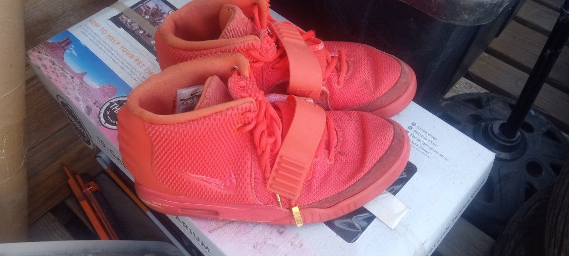 Nike Yeezy Red Octobers Shoes