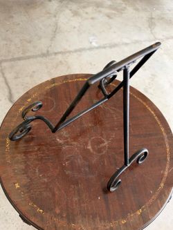 Decorative Wrought Iron Display Easel Stand – Black Metal