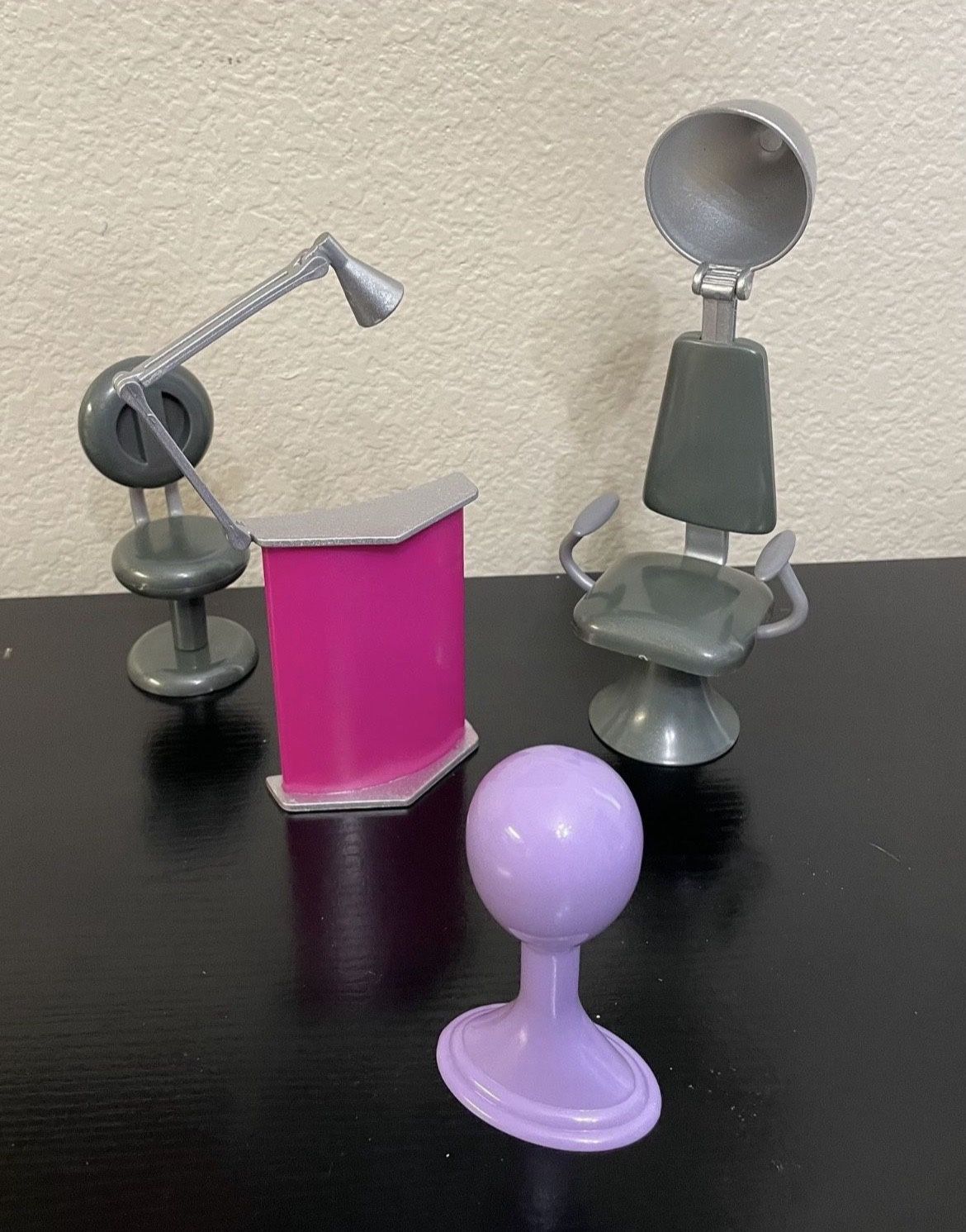 Vintage 2003 Bratz Styling Salon Accessories