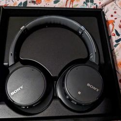 Sony Wireless Bluetooth Headphones Wh-CH700N