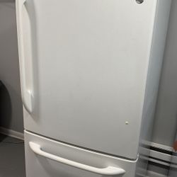 GE Bottom Freezer Refrigerator 