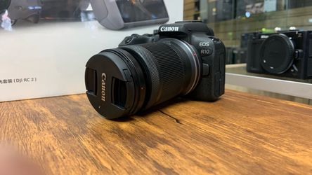 Canon R10 with 18-150mm open box