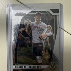Giannis Antetokounmpo Variation Panini Prizm Card