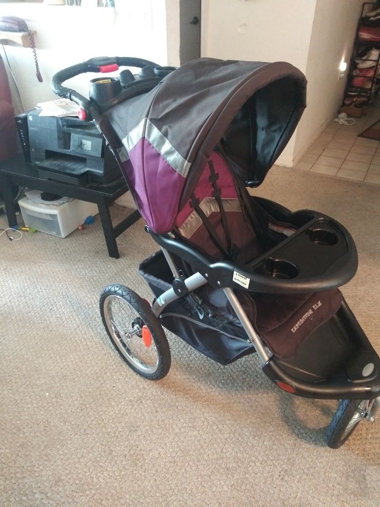 This is a Baby Trend Expedition elx in perfect condition for Sale in