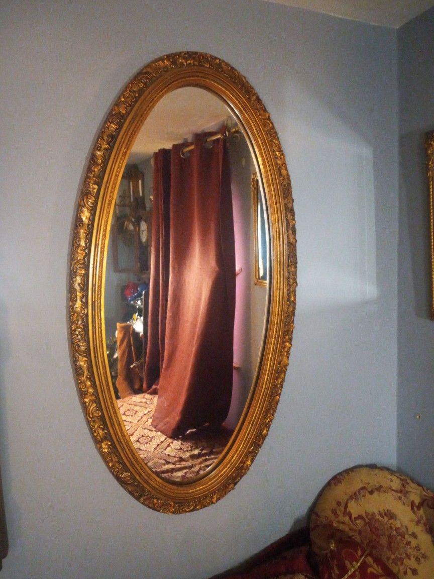 Antique Wooden Full Length Oval Mirror Stunning Shape,Gilt Gold 44"×1.5”×23".
THIS MORROR IS IN AMAZING SHAPE. CONSIDERING ITS AGE.
Overall this i