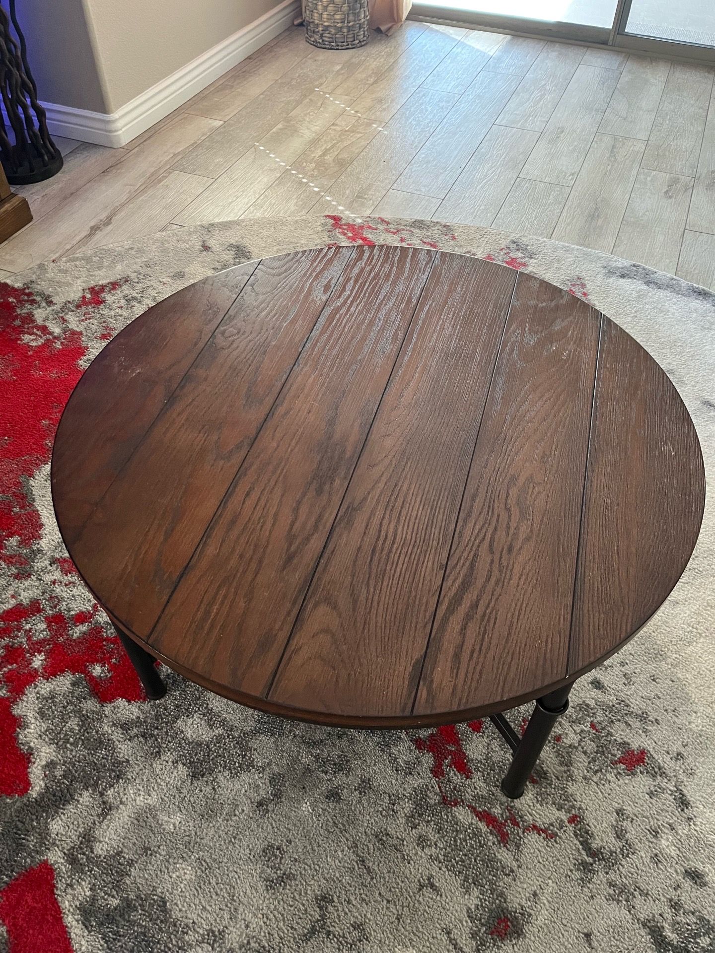 Round coffee table