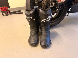 Motorcycle shoes