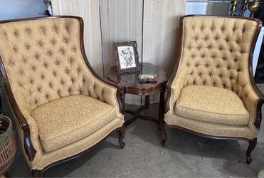 Set of 2 yellow /gold wing back chairs