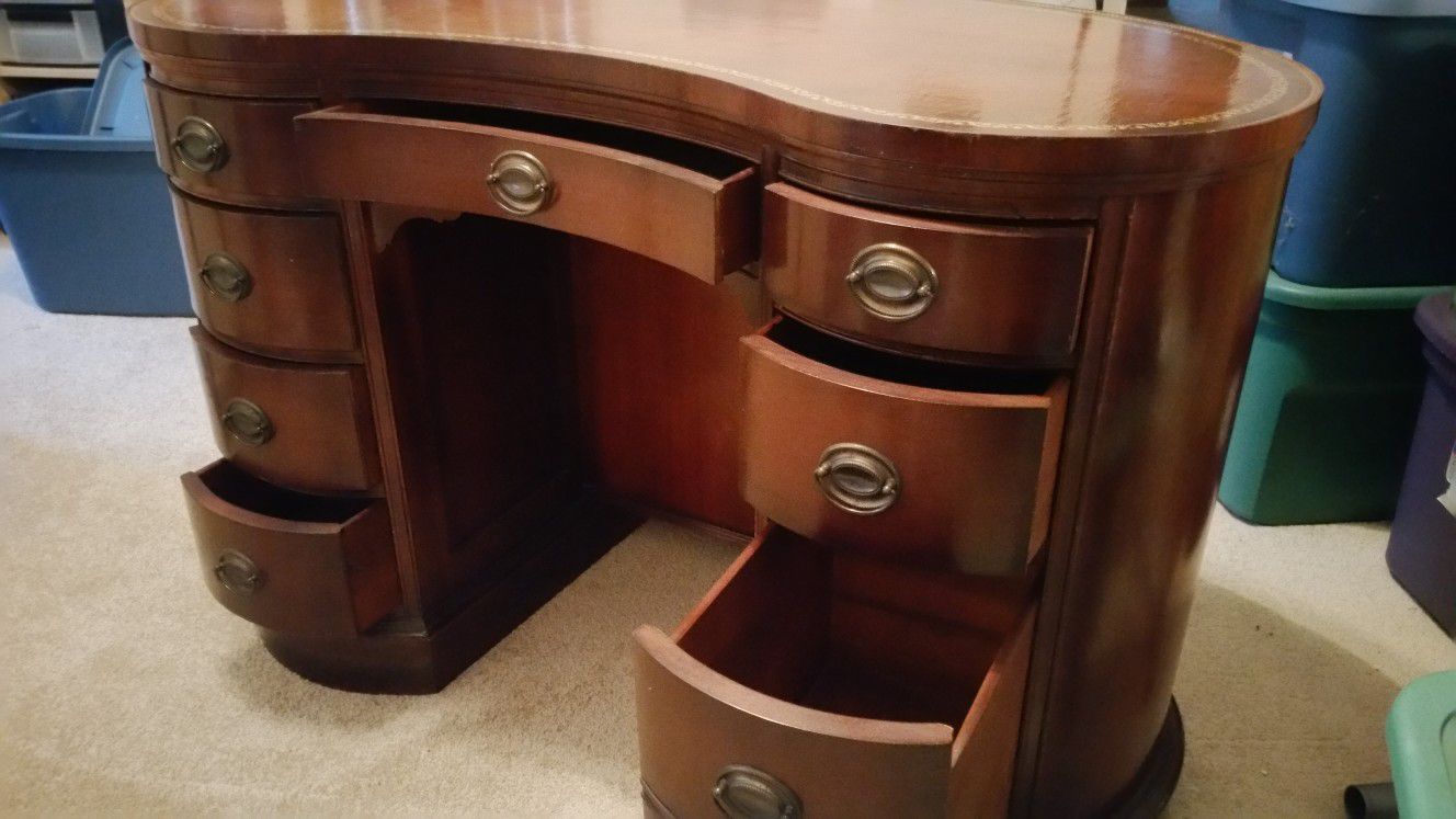 Ladies Kidney shaped desk antique