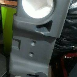 10-in Down Facing Subwoofer Fiberglass Box For Extended Cab Pickup
