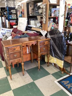 Vintage vanity with mirror