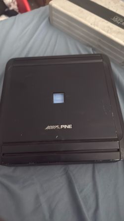 Alpine VPower 500watts amp (just the amp)