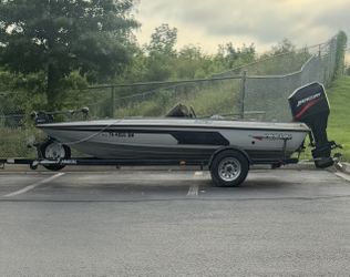 1998 Javelin Bass Boat