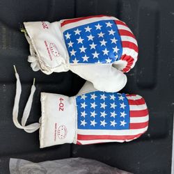 3 Pairs Of Boxing Gloves 