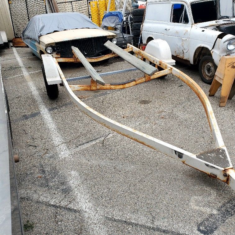 BOAT TRAILER, FITS 14 TO 18' BOAT,OFF DMV COMPUTER, I HAVE PTI ,BILL OF SALE IN MY NAME